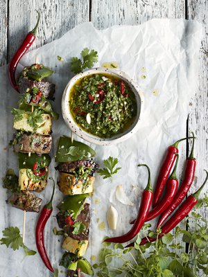 Argentiinalainen yrttikastike chimicurri sopii niin kasviksille kuin lihalle ja kalalle.