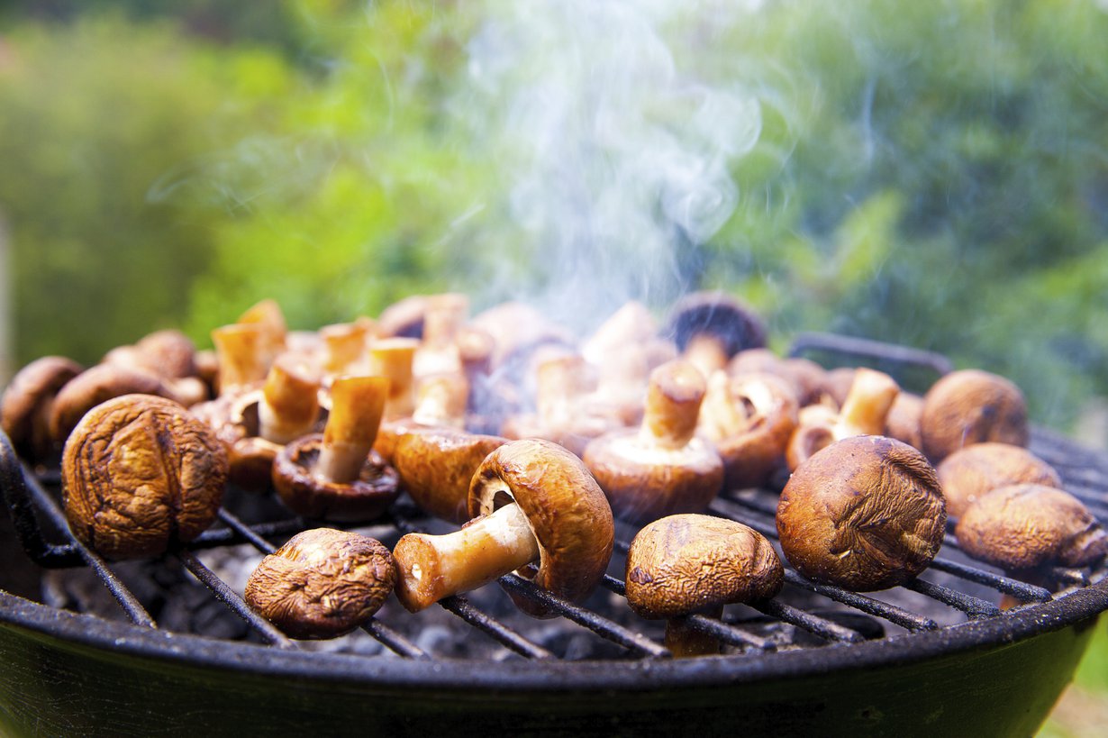 Herkkusieni rakastaa savukylpyä. KUVA istock.