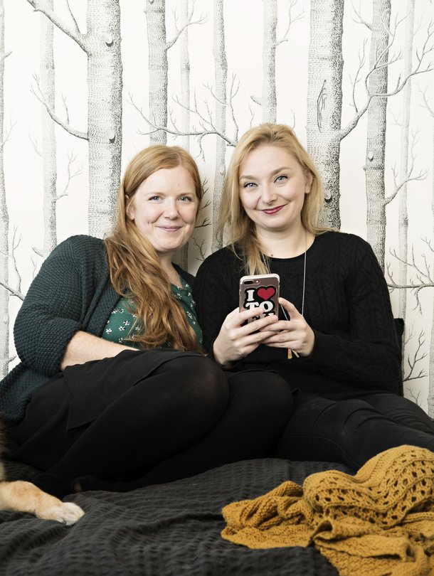 Elina Innanen ja Suvi Auvinen toivovat, että Lapsiperheen vegaanikeittokirjaan tarttuisivat kiireiset sekasyöjät, jotka haluavat tehdä kasvisruokaa ja opettaa lapsensakin tykkäämään siitä. 