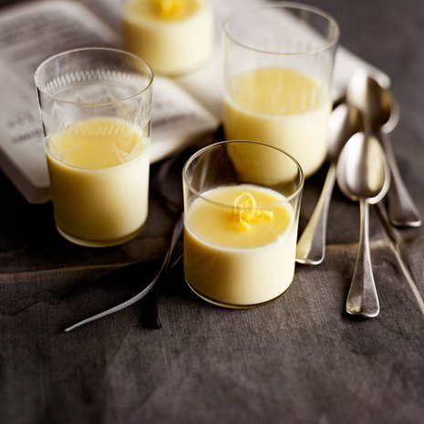 Lemon posset on helppo ja herkullinen jälkkäri. Kuva: <span class="photographer">Reetta Pasanen</span>