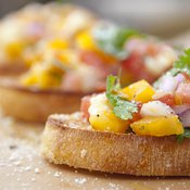 Tämä tässä on brusetta. Eikun bruketta. Eipäs vaan brusketta. Kuva: <span class="photographer">Istockphoto.</span>