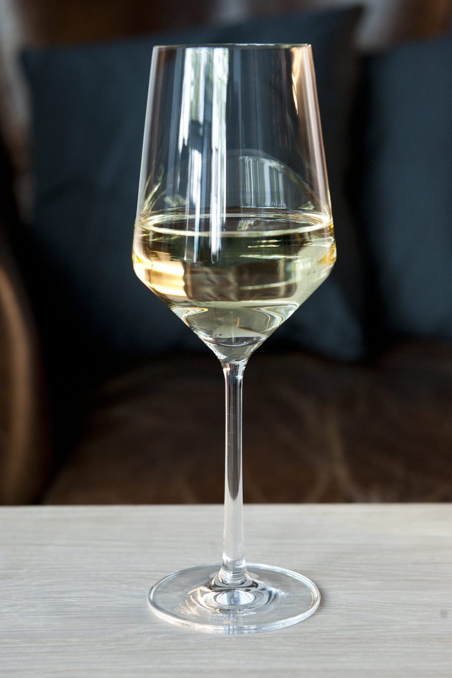 Bliniviini on useimmiten valkoista. Kuva: <span class="photographer">Sanoma-arkisto / Jussi Helttunen</span>