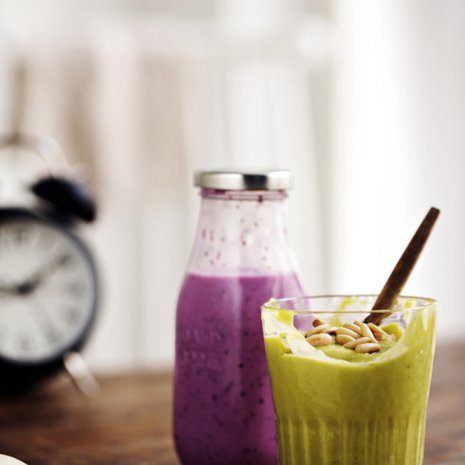 Pullossa smoothie kulkee mukaan työmatkalle tai retkelle.
