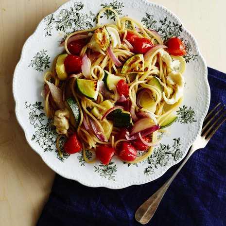 Marinoitu kasvispasta tallentuu nuukan kokin keittokirjaan. Kuva: Tuomas Kolehmainen 