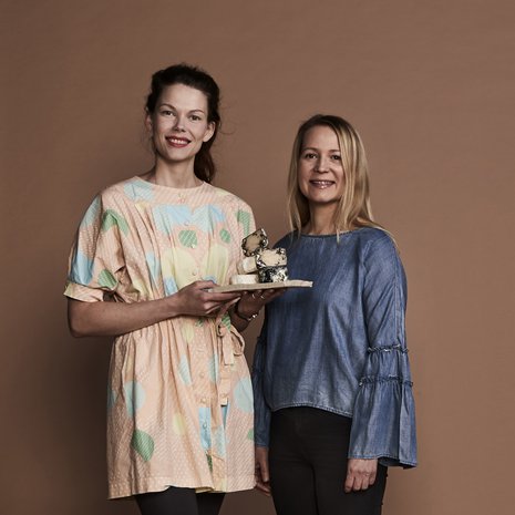 Matilda Melan ja Kaisa-Leena Pesosen yrityksen nimi, Juustotytöt, tuli vuokrakeittiön vuorolistalle tehdystä merkinnästä.