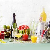 "Wau, mikä open bar!". Ei, vaan nyyttärit. Kuva: <span class="photographer">Pia Inberg</span>