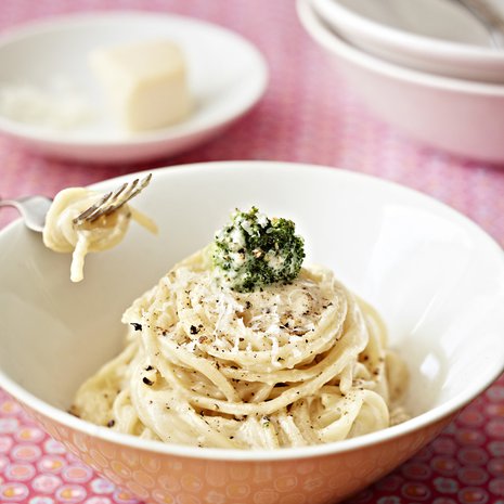 Juustopastan teet juustonkanteista hetkessä. Kuva: <span class="photographer">Reetta Pasanen</span>