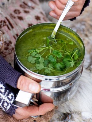 Höyryävässä keitossa ei ole kaloreta kuin 58/kcal per annos. Kuva: <span class="photographer">Laura Riihelä</span>