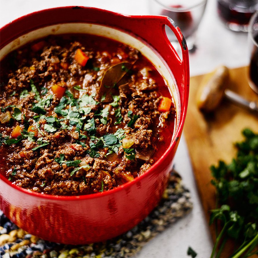 Upean täyteläinen hirvibolognese on varsinainen täsmäruoka lokakuuhun. Kuva: <span class="photographer">Sami Repo.</span>
