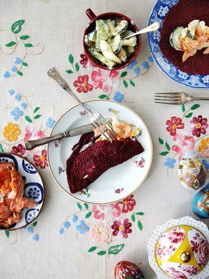 Punajuurta, tattarijauhoja ja reilua meininkiä - idän ihanuudet samassa paketissa. Kuva: <span class="photographer">Panu Pälviä.</span>