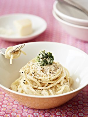 Juustopastan teet juustonkanteista hetkessä. Kuva: <span class="photographer">Reetta Pasanen</span>