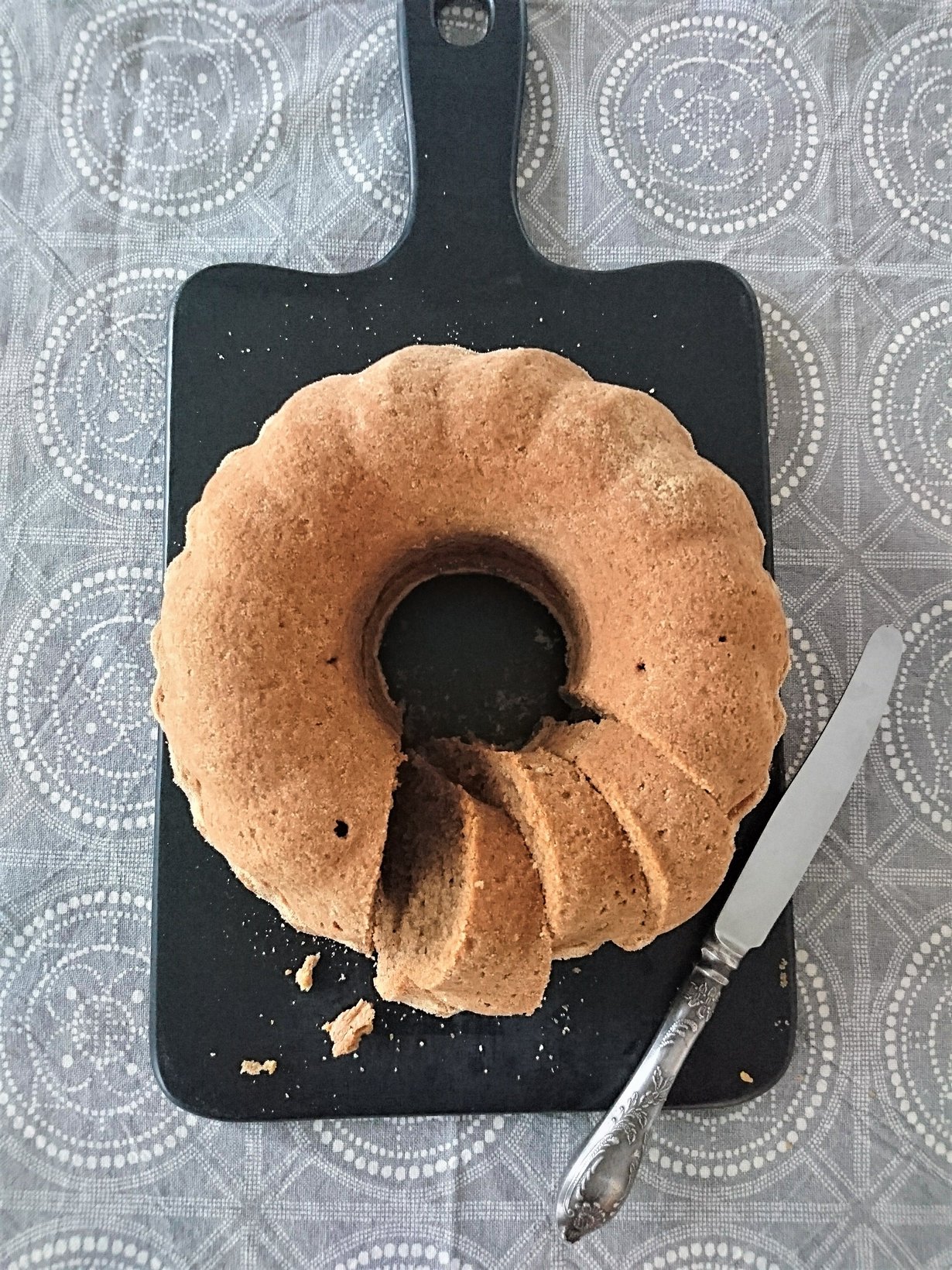 Tuoksuvaa maustekakkua kahvitteluun