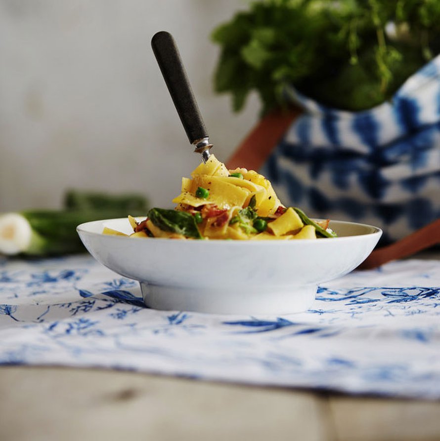 Pekoni ja pasta, tuo tuttu parivaljakko. Kuva: <span class="photographer">Panu Pälviä</span>