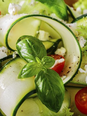 Kesäkurpitsanauhat käyvät raikkaisiin pastoihin mainiosti! Kuva: <span class="photographer">Istockphoto</span>