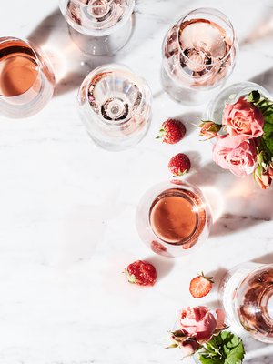 Rosee on hyvä valinta niin kasviksille, kalalle kuin kanallekin.