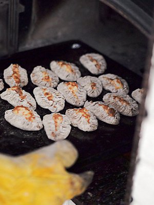 Yksi kansallisruoka-äänestyksen finalisteista on karjalanpiirakka. Kuva: <span class="photographer">Sami Repo</span>