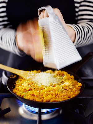 Kurpitsa tuo syysaterialle väriä. Kuva Sami Repo.