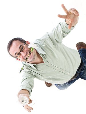 Huippusommelier Samuil Angelovin helpoilla nikseillä ihan tavallinen viini nousee uusiin sfääreihin. Kuva: <span class="photographer">Anna Huovinen</span>