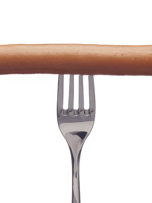 Kunnon nakki napsahtaa ja on sopivan suolainen. Kuva: <span class="photographer">iStock</span>