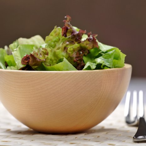 Tämä salaatti ei ui kastikkeessa! Kuva: <span class="photographer">Istockphoto.</span>