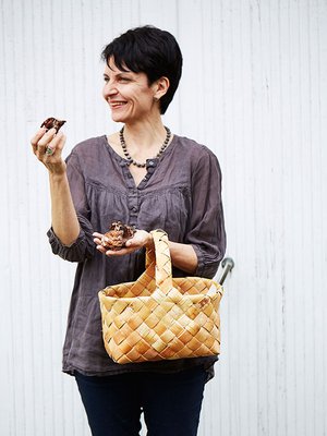 Kun lumi sulaa pois, Chrissen vihersaalistusvaistot heräävät. Kuva: <span class="photographer">Anna Huovinen.</span>