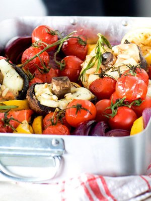 Herkkusienet täytetään juustolla, pestolla ja toisella satsilla juustoa. Kuva: <span class="photographer">Pia Inberg.</span>