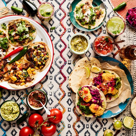 Kasvista, kalaa vai broileria? Löydät jutusta kolme vaihtoehtoa tacojen täytteeksi.