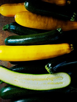 Kesäkurpitsa on kevyt ja monipuolinen kasvis. Kuva: <span class="photographer">Tuomas Kolehmainen</span>