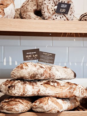 Juurileipää myydään Suomessa muun muassa Fazerilla.