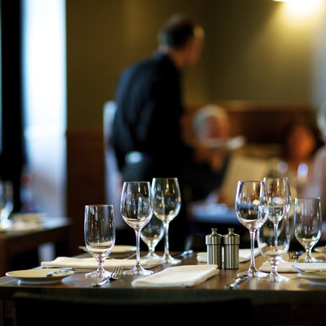 Keskivertosuomalainen syö ulkona kolmesti kahden viikon aikana. Kuva: <span class="photographer">Istockphoto.</span>