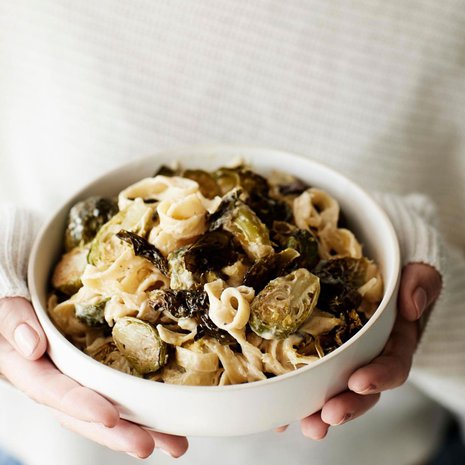 Paahdetut ruusukaalit sopivat hyvin esimerkiksi pastan höysteeksi.