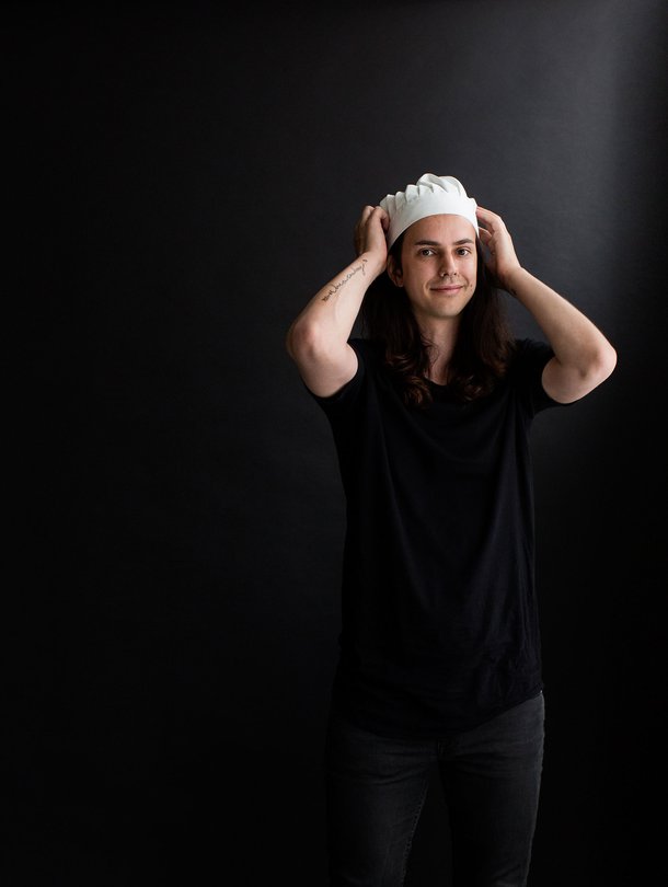 Seuraa tätä miestä, jos haluat syödä hyvin. Kuva: <span class="photographer">Tuomas Kolehmainen.</span>