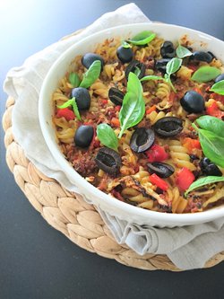 Kasvismakaronilaatikko - 100% vegeä