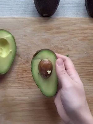 Avokadon kiven poisto edessä!