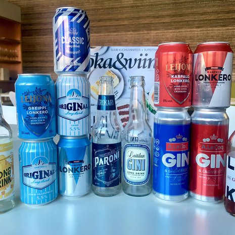 Hups! Kuvaan eksyi pari karpalolonkeroakin. Niistä lisää ensi kerralla!