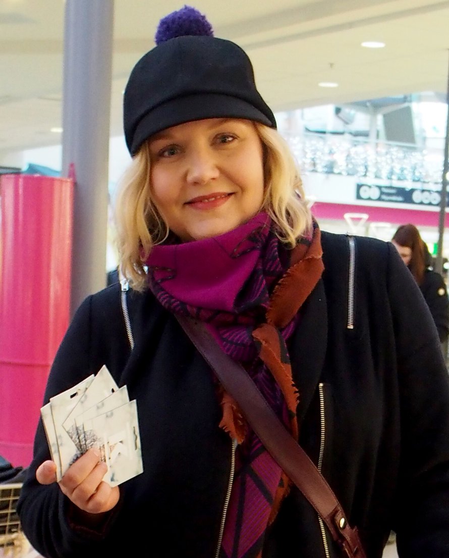 Leea on onnellinen (ja hieman hämmentynyt) voittaja!