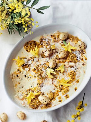 Pääsiäisjäätelö on viidessä minuutissa valmis pakastettavaksi.