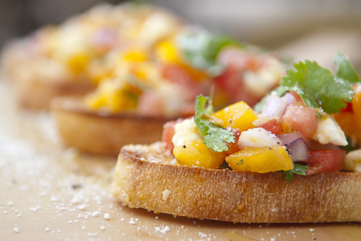 Tämä tässä on brusetta. Eikun bruketta. Eipäs vaan brusketta. Kuva: Istockphoto.