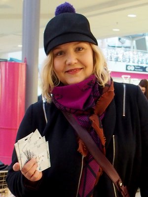 Leea on onnellinen (ja hieman hämmentynyt) voittaja!