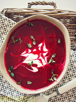 Punajuurikeitto piristää värillään harmaata marraskuuta. Kuva: <span class="photographer">Minna.</span>