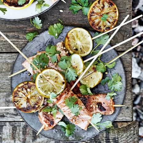 Grillissä paahtuvan sitruunan tuoksu on huumava! Kuva: Reetta Pasanen