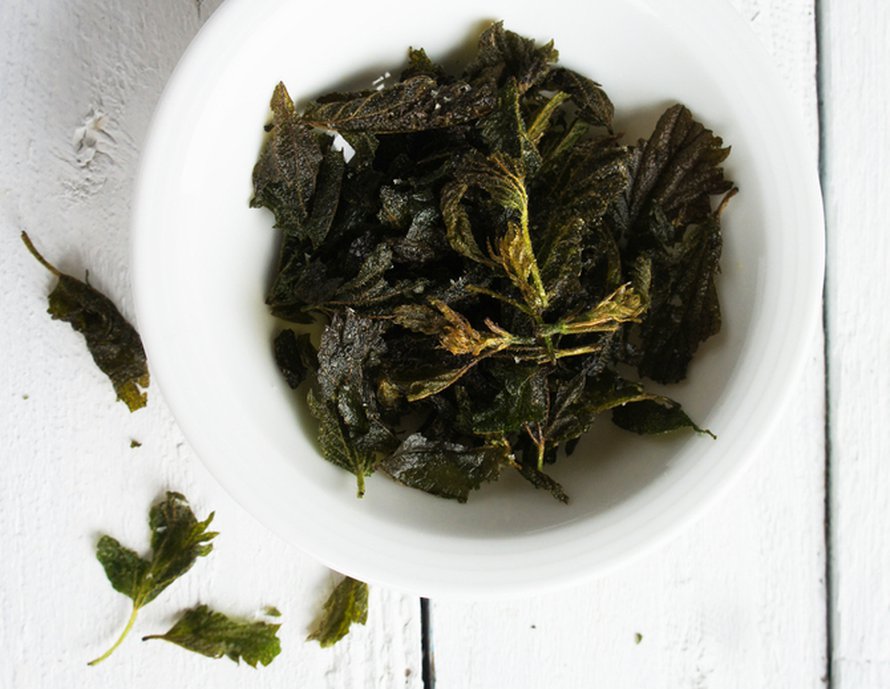 Nokkoset voi friteerata vaikkapa sipseiksi. Kuva: <span class="photographer">Tiina Hurskainen.</span>