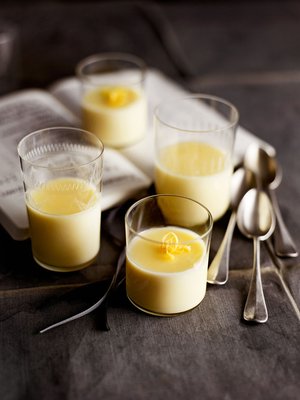Lemon posset on helppo ja herkullinen jälkkäri. Kuva: <span class="photographer">Reetta Pasanen</span>