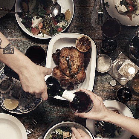 Ravintola kannattaa pitää aukia aamuvarhaisesta yömyssyyn asti.