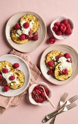 Makeisiin lettuihin voi upottaa myös vaniljalta maistuvaa raejuustoa.