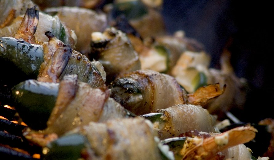 Jalopenoa pekonissa. Tirisevän hyvää! Kuva: <span class="photographer">Istockphoto.</span>