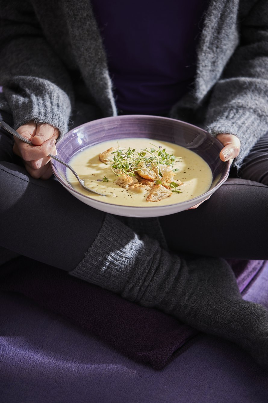 Jos porukka on isompi, samettisen sopan reseptin voi tuplata. Lusikoi hyvässä seurassa!