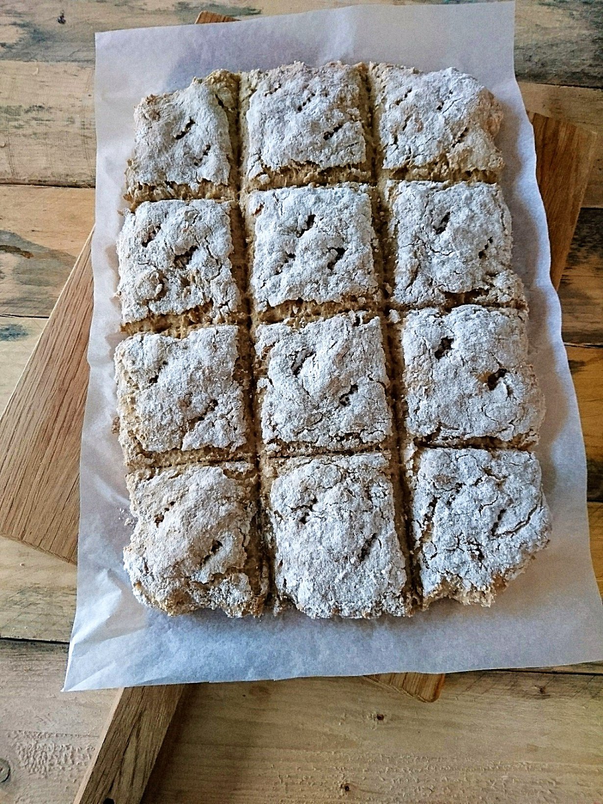 Pehmeää kauraleipää pellillinen, ilman gluteenia!