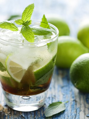 Lime, minttu ja rommi. Ah! Kuva: <span class="photographer">Istockphoto.</span>