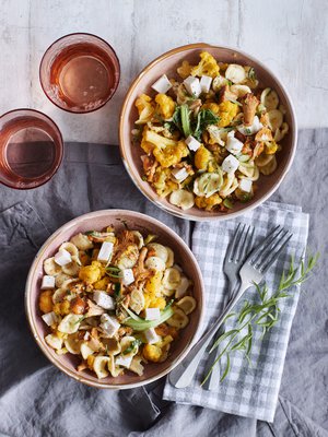 Sesongin parhaassa pasta-annoksessa on kantarelleja ja kukkakaalia.